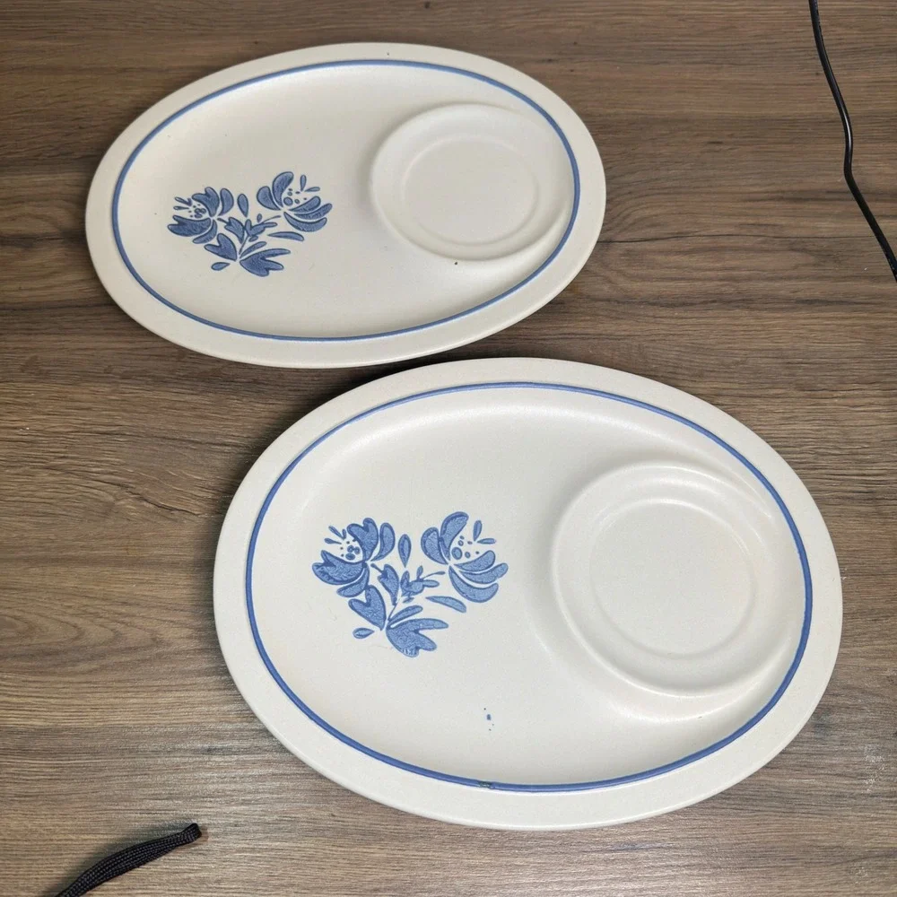 Pfaltzgraff Yorktowne Snack Plates Vintage Blue Floral Stoneware Set of 2 10.5